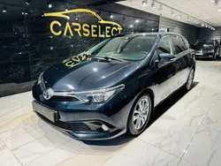 Mörkblå (blå) Begagnad 2015 Toyota Auris Active Halvkombi | 89 800 kr (Marknadspris)