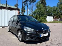 Svart Begagnad 2016 BMW 218 Active Tourer Advantage Minibuss | 70 000 kr (Superpris)