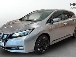 Svart Begagnad 2022 Nissan Leaf 360º Halvkombi | 174 900 kr (Marknadspris)