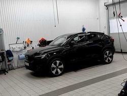 Svart Begagnad 2023 Volvo EC40 Core SUV | 359 900 kr (Bra pris)