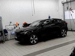 Svart Begagnad 2023 Volvo EC40 Core SUV | 359 900 kr (Bra pris)
