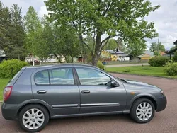 Grå Begagnad 2004 Nissan Almera Halvkombi | 33 000 kr (Lite dyr)