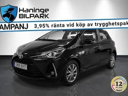 Svart Begagnad 2018 Toyota Yaris Halvkombi | 149 900 kr (Marknadspris)