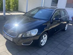 Svart Begagnad 2012 Volvo V60 Momentum Kombi | 72 000 kr (Marknadspris)