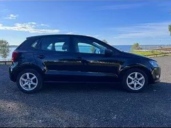 Svart Begagnad 2010 VW Polo Halvkombi | 37 000 kr (Bra pris)