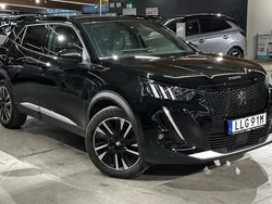 Svart perla nera Begagnad 2021 Peugeot e-2008 GT SUV | 209 900 kr (Marknadspris)