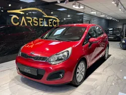 Röd Begagnad 2014 Kia Rio Halvkombi | 79 900 kr (Marknadspris)