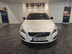 Vit Begagnad 2013 Volvo V60 Momentum Kombi | 99 900 kr (Marknadspris)