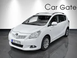 Vit Begagnad 2010 Toyota Verso Multidrive S Minibuss | 129 900 kr (Dyr)