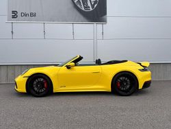 Flerfärgad (gul) Begagnad 2023 Porsche 911 Carrera GTS Cab | 1 750 000 kr