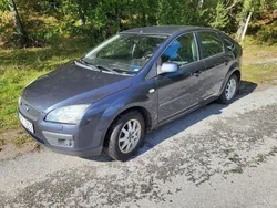 Grå Begagnad 2007 Ford Focus Halvkombi | 15 000 kr (Superpris)