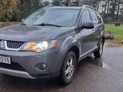 Grå Begagnad 2008 Mitsubishi Outlander SUV | 42 900 kr (Marknadspris)