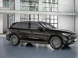 Svart (obsidiansvart metallic) Ny 2025 Mercedes GLC300e SUV | 812 550 kr (Dyr)