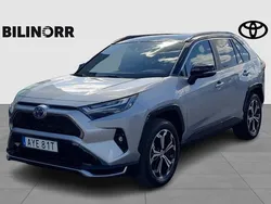 Grå Begagnad 2023 Toyota RAV4 Hybrid Premium SUV | 519 900 kr (Lite dyr)