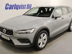 Vapour grey metallic Begagnad 2024 Volvo V60 CC Core Kombi | 439 000 kr (Marknadspris)