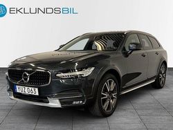 Grå Begagnad 2018 Volvo V90 CC Momentum Kombi | 289 900 kr (Marknadspris)