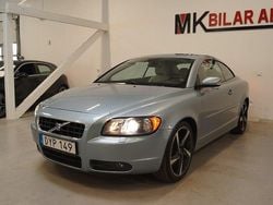 Ljusblå Begagnad 2006 Volvo C70 Summum Cab | 109 900 kr (Marknadspris)