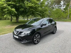 Svart Begagnad 2015 Nissan Qashqai Tekna SUV | 95 000 kr (Bra pris)
