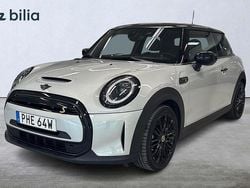 Silver Begagnad 2022 Mini Cooper Essential Halvkombi | 214 900 kr (Marknadspris)