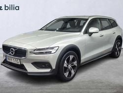 Vit Begagnad 2019 Volvo V60 CC SE Kombi | 319 000 kr (Marknadspris)