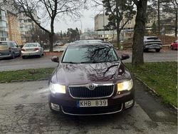 Röd Begagnad 2009 Skoda Superb Elegance Halvkombi | 50 000 kr (Bra pris)