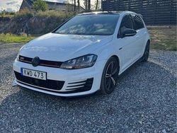 Vit Begagnad 2016 VW Golf VII GTI Halvkombi | 179 900 kr (Marknadspris)