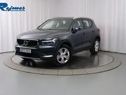 Mörkblå Begagnad 2022 Volvo XC40 Momentum SUV | 339 900 kr (Marknadspris)
