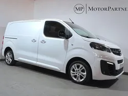 Vit Begagnad 2021 Opel Vivaro Van | 199 900 kr (Marknadspris)
