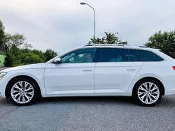 Vit Begagnad 2020 Skoda Superb Kombi | 245 000 kr (Bra pris)