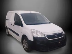 Vit Begagnad 2017 Peugeot Partner Minibuss | 66 999 kr (Marknadspris)