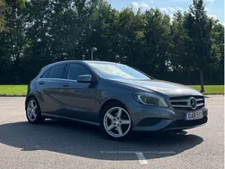 Grå Begagnad 2015 Mercedes A200 Urban Halvkombi | 99 000 kr (Marknadspris)