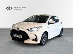 Vit Begagnad 2020 Toyota Yaris Hybrid Active Halvkombi | 199 900 kr (Lite dyr)