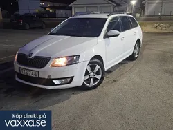 Vit Begagnad 2016 Skoda Octavia Ambition Kombi | 50 120 kr (Marknadspris)