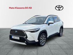 Vit Begagnad 2022 Toyota Corolla Cross Executive SUV | 379 000 kr (Marknadspris)