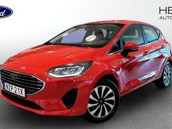 Röd (red) Begagnad 2022 Ford Fiesta Halvkombi | 154 900 kr (Marknadspris)