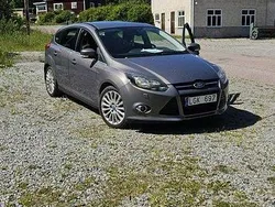 Brun Begagnad 2011 Ford Focus Titanium Halvkombi | 38 000 kr (Superpris)