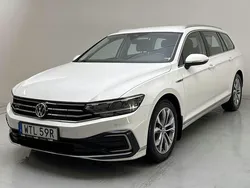 Vit Begagnad 2020 VW Passat | 200 000 kr