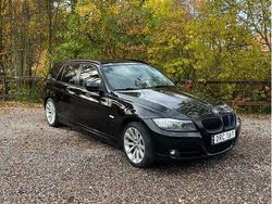 Svart Begagnad 2011 BMW 318 Kombi | 70 000 kr (Marknadspris)