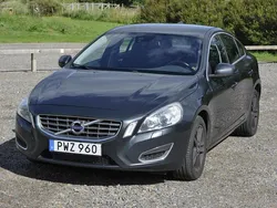 Grå Begagnad 2013 Volvo S60 Momentum Sedan | 83 000 kr (Marknadspris)
