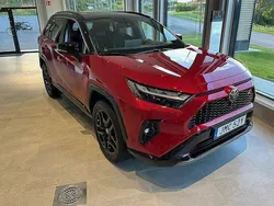 Röd Begagnad 2023 Toyota RAV4 Hybrid Sport SUV | 486 000 kr (Marknadspris)