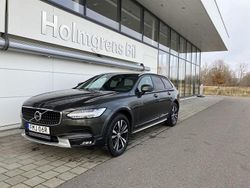 Mörkgrå Begagnad 2019 Volvo V90 CC SE Kombi | 359 500 kr (Marknadspris)