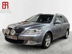 Grå Begagnad 2013 Skoda Octavia Kombi | 119 900 kr (Dyr)