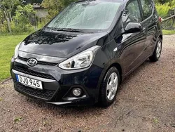 Svart Begagnad 2015 Hyundai i10 Halvkombi | 70 000 kr (Marknadspris)
