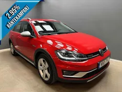 Röd Begagnad 2018 VW Golf Alltrack Kombi | 154 900 kr (Marknadspris)