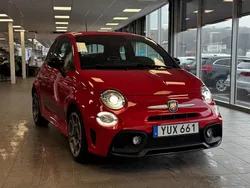 Röd Begagnad 2019 Abarth 595 Halvkombi | 179 900 kr (Marknadspris)