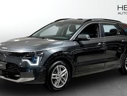 Grå Begagnad 2022 Kia Niro SUV | 319 900 kr