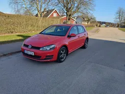 Röd Begagnad 2015 VW Golf VII Halvkombi | 65 000 kr (Lite dyr)