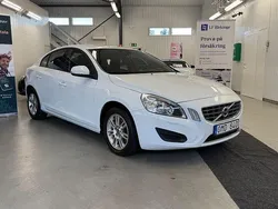 Vit Begagnad 2013 Volvo S60 Sedan | 84 900 kr (Marknadspris)