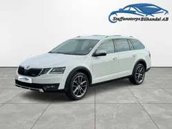 Vit Begagnad 2017 Skoda Octavia Scout Kombi | 149 900 kr (Marknadspris)