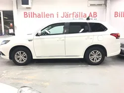 Vit Begagnad 2017 Mitsubishi Outlander P-HEV SUV | 149 900 kr (Marknadspris)